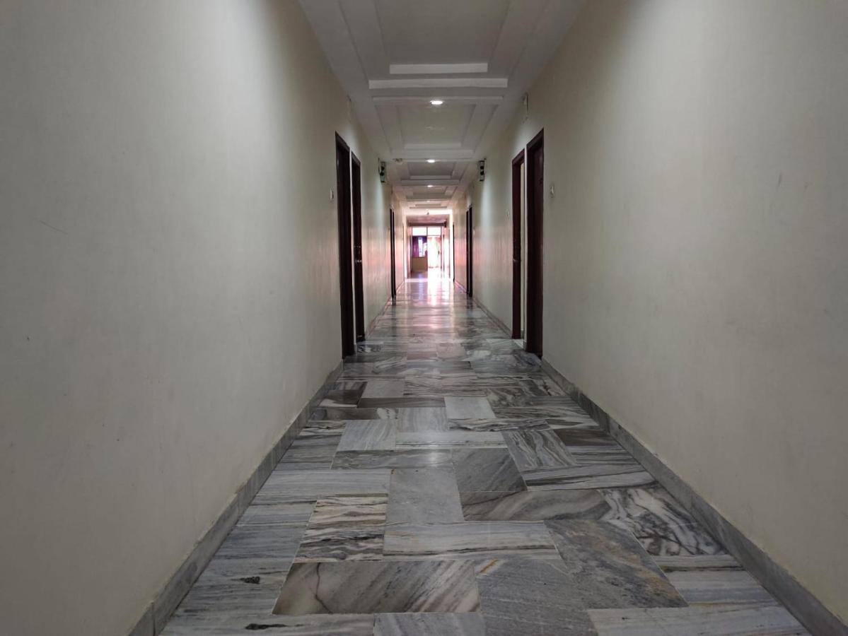 Hotel Geetha International Thoothukudi Kültér fotó