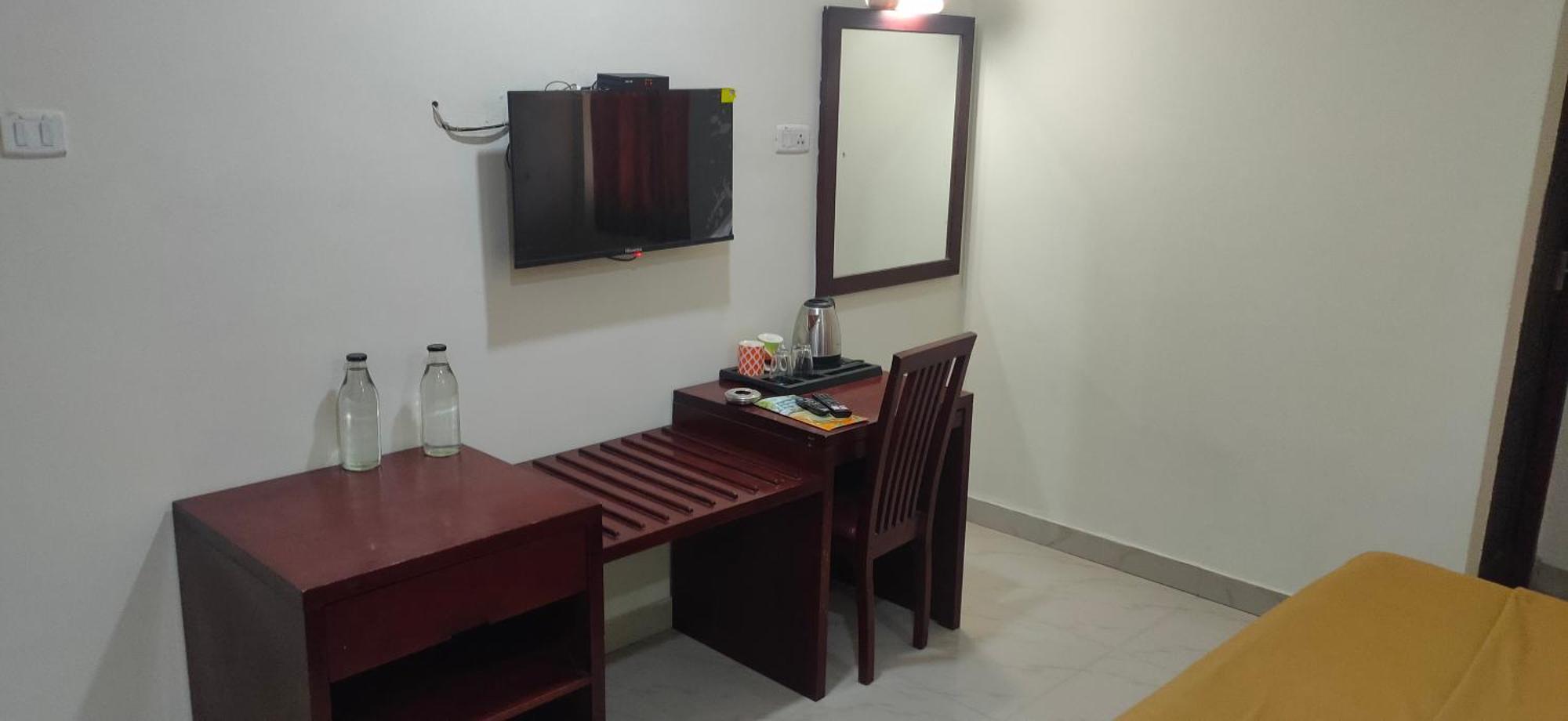 Hotel Geetha International Thoothukudi Kültér fotó