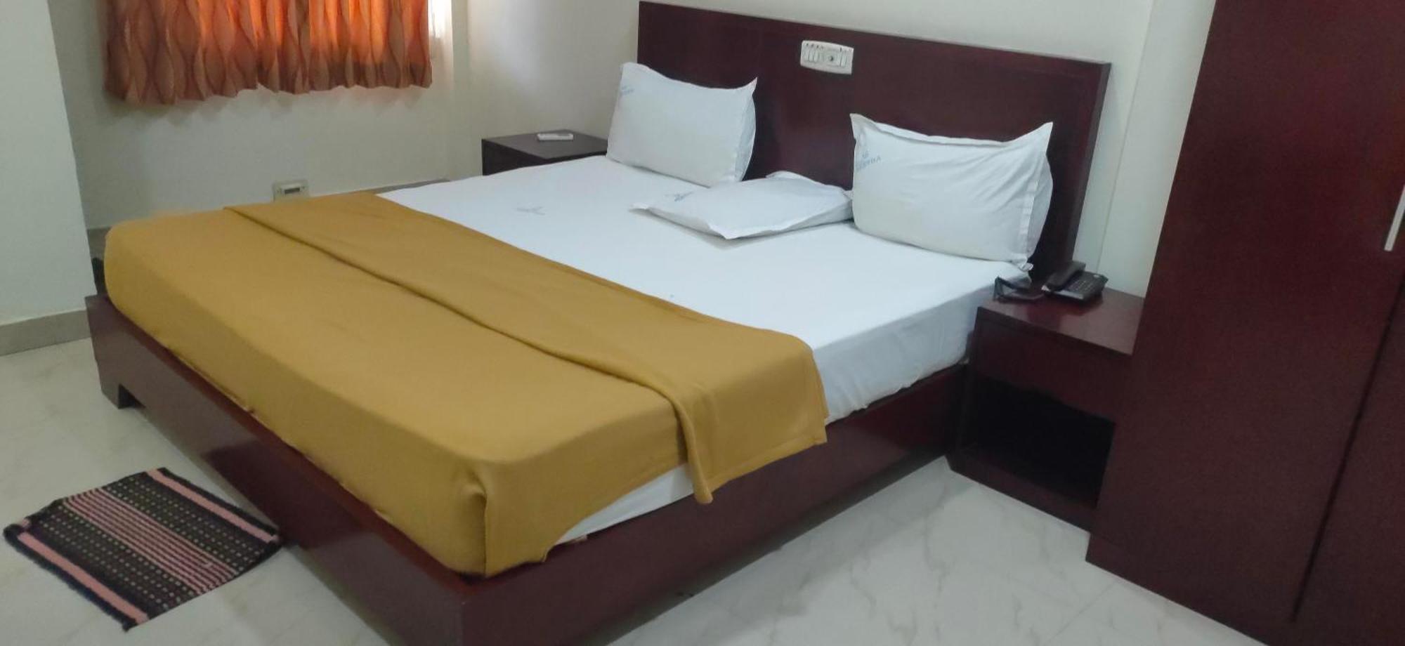 Hotel Geetha International Thoothukudi Kültér fotó