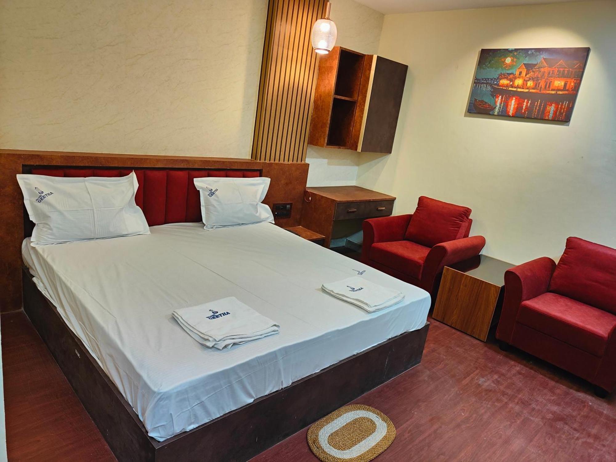 Hotel Geetha International Thoothukudi Kültér fotó
