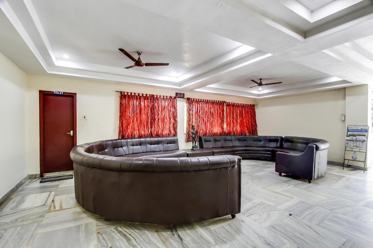 Hotel Geetha International Thoothukudi Kültér fotó
