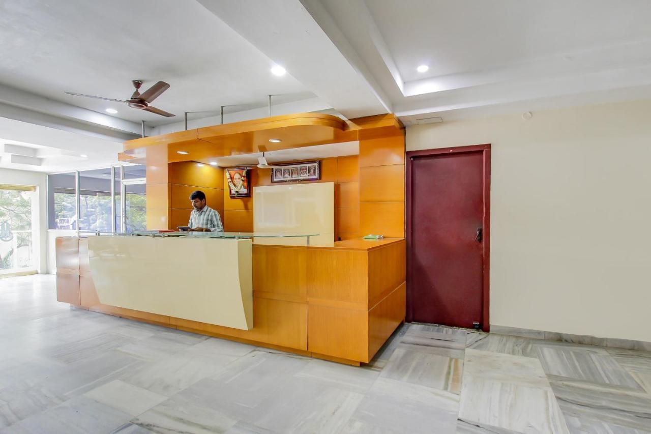 Hotel Geetha International Thoothukudi Kültér fotó